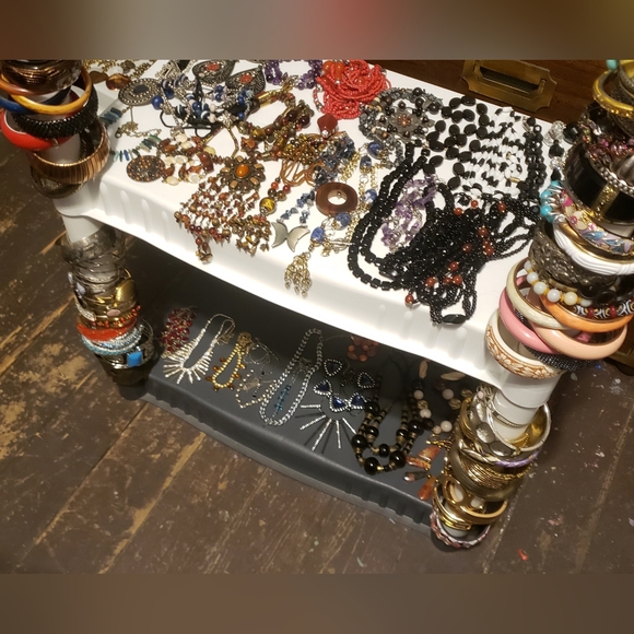 IMPRESSIVE Vintage/Modern Jewelry! Never Before Seen items! - Picture 14 of 16